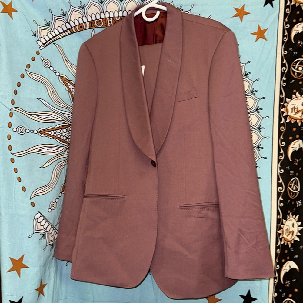 FULL  THE BLk TUX IN GREAT CONDITION, just need a nice steam